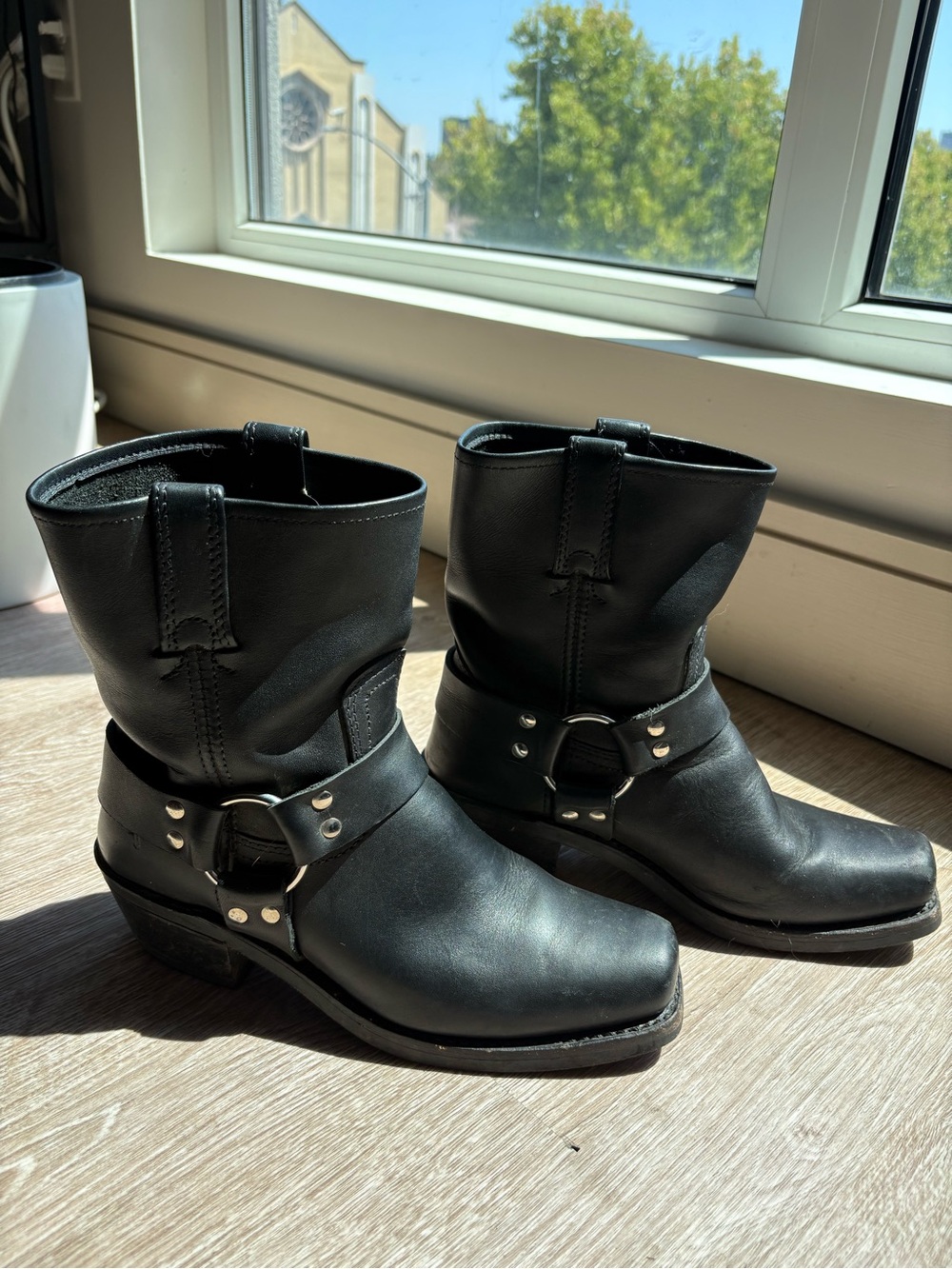 Authentic Frye Harness Boots EUC - Picture 3 of 5